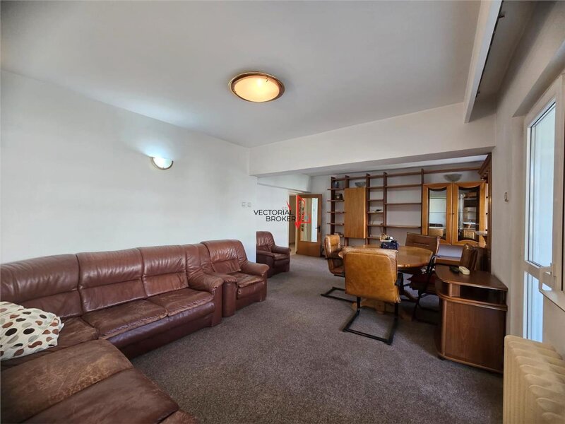 Apartament decomandat, cu balcon si- teras