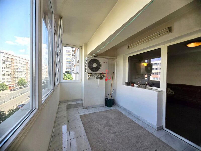 Apartament decomandat, cu balcon si- teras